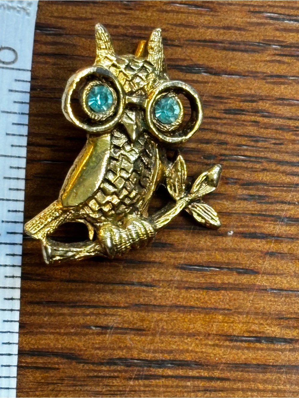 Vintage Gold Tone Wise Owl Brooch Pin Aqua Blue Rhinestone Eyes Glasses 1.5" - Picture 3 of 3